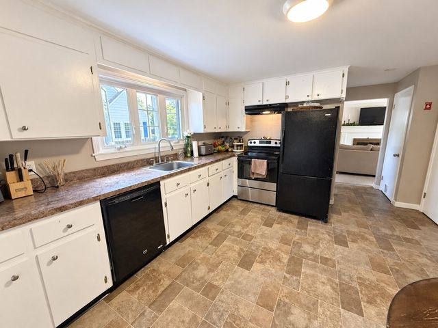 15 Puritan Rd, Beverly, MA 01915