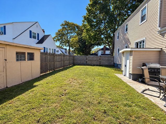 15 Puritan Rd, Beverly, MA 01915