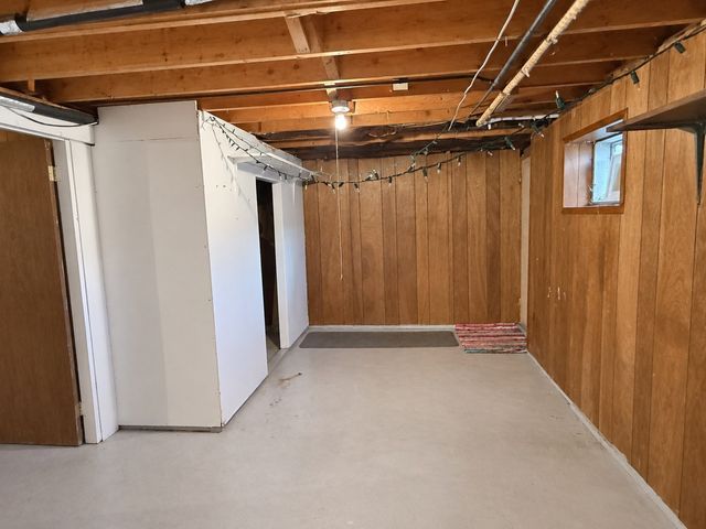15 Puritan Rd, Beverly, MA 01915