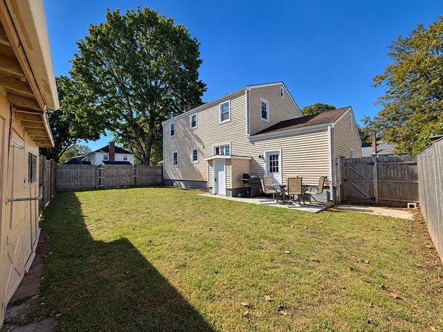 15 Puritan Rd, Beverly, MA 01915