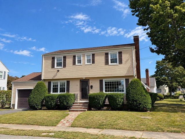 15 Puritan Rd, Beverly, MA 01915