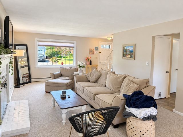 15 Puritan Rd, Beverly, MA 01915