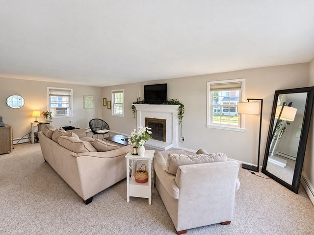 15 Puritan Rd, Beverly, MA 01915