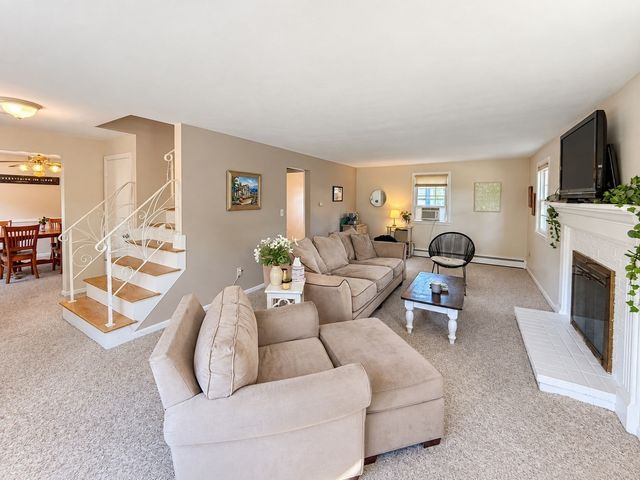 15 Puritan Rd, Beverly, MA 01915