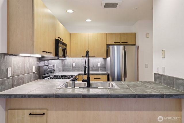 300 W 8th Street #209, Vancouver, WA 98660