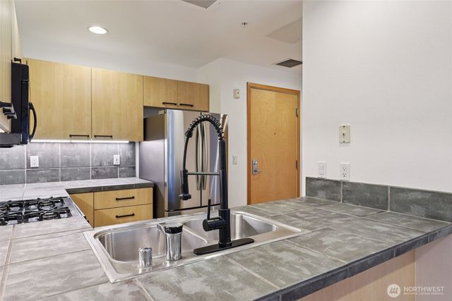 300 W 8th Street #209, Vancouver, WA 98660