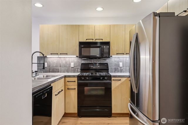 300 W 8th Street #209, Vancouver, WA 98660