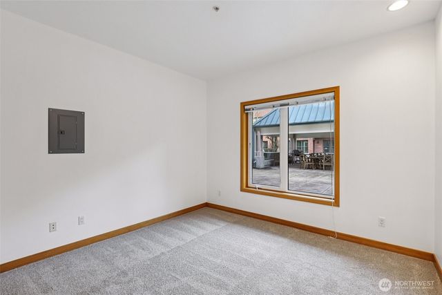 300 W 8th Street #209, Vancouver, WA 98660