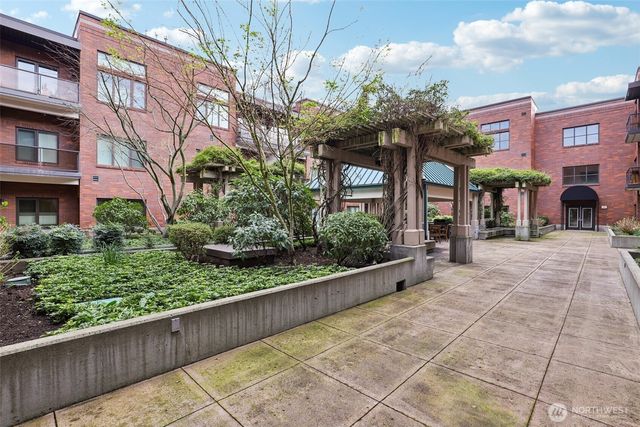 300 W 8th Street #209, Vancouver, WA 98660