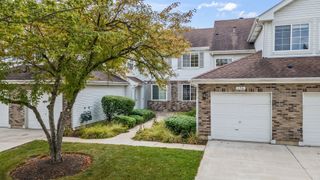 156 Sierra Pass Drive 4, Schaumburg, IL 60194