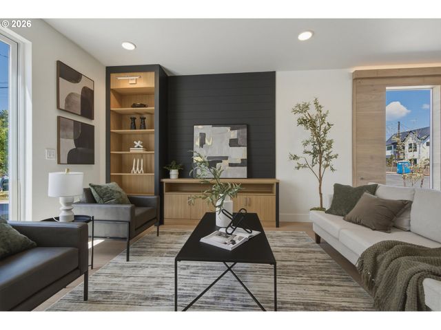 2833 Ne 62nd Ave, Portland, OR 97213