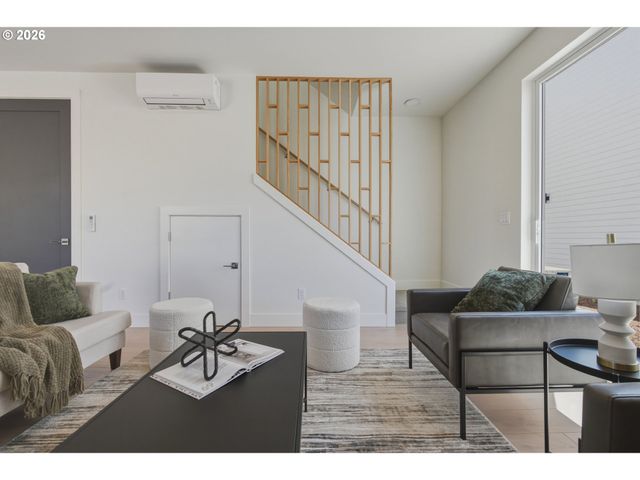 2833 Ne 62nd Ave, Portland, OR 97213