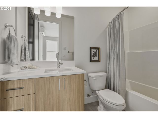 2833 Ne 62nd Ave, Portland, OR 97213