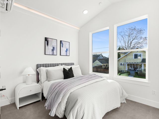 2833 Ne 62nd Ave, Portland, OR 97213