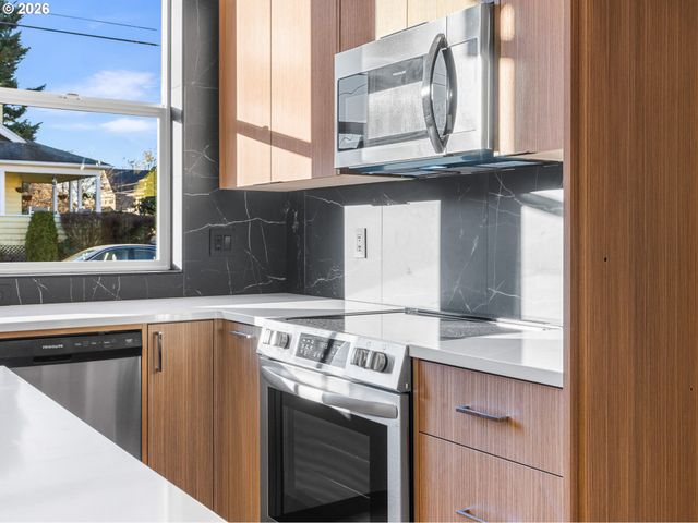 2833 Ne 62nd Ave, Portland, OR 97213