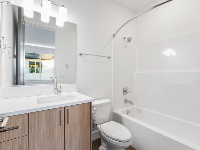 2833 Ne 62nd Ave, Portland, OR 97213