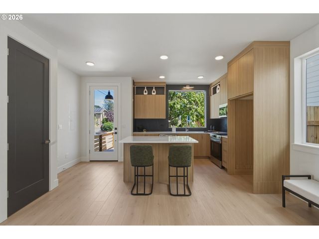 2833 Ne 62nd Ave, Portland, OR 97213