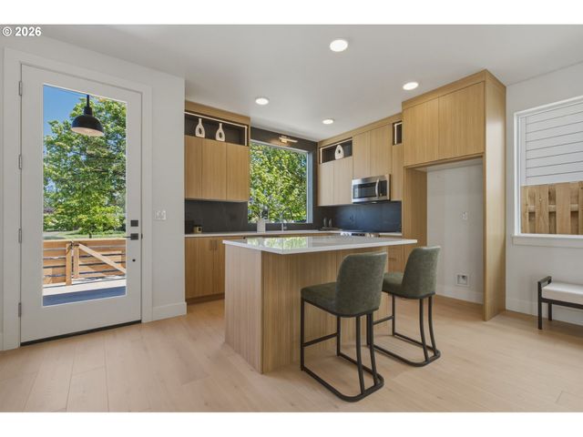 2833 Ne 62nd Ave, Portland, OR 97213