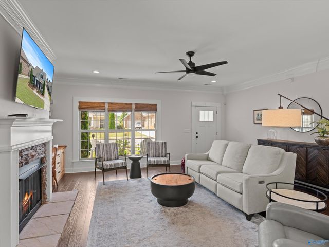 1105 Water Park Way NW, Huntsville, AL 35806