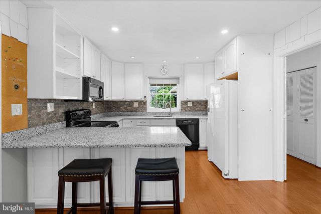 12802 KEMPER LN, Bowie, MD 20715