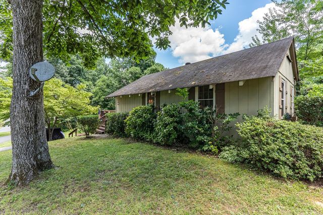 275 Village Road, Murphy, NC 28905