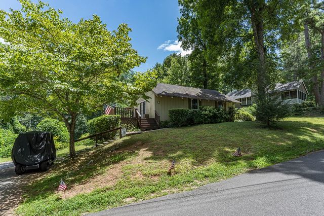 275 Village Road, Murphy, NC 28905
