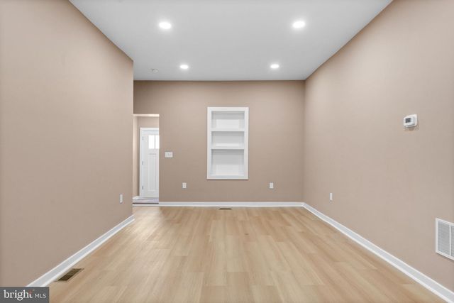 2131 S ALDEN ST, Philadelphia, PA 19143