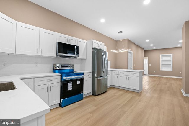 2131 S ALDEN ST, Philadelphia, PA 19143