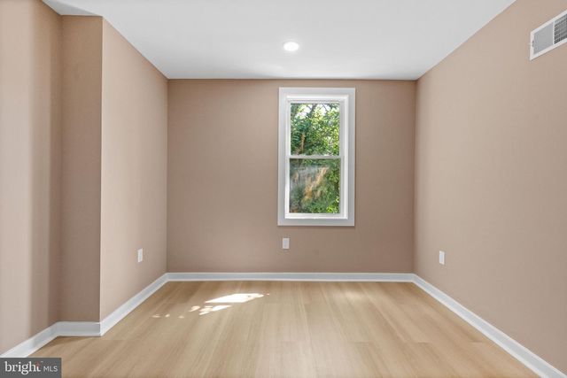 2131 S ALDEN ST, Philadelphia, PA 19143