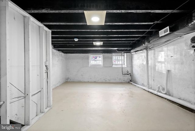 2131 S ALDEN ST, Philadelphia, PA 19143