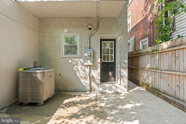 2131 S ALDEN ST, Philadelphia, PA 19143