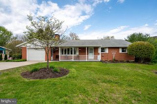 801 N CRESCENT AVE, Hamburg, PA 19526