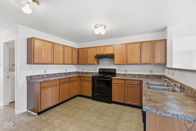 10765 Broadlands Drive, Brownsburg, IN 46112