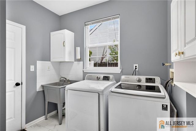 422 Ansley Court, Morganville, NJ 07751