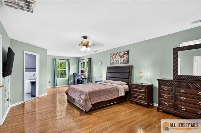 422 Ansley Court, Morganville, NJ 07751