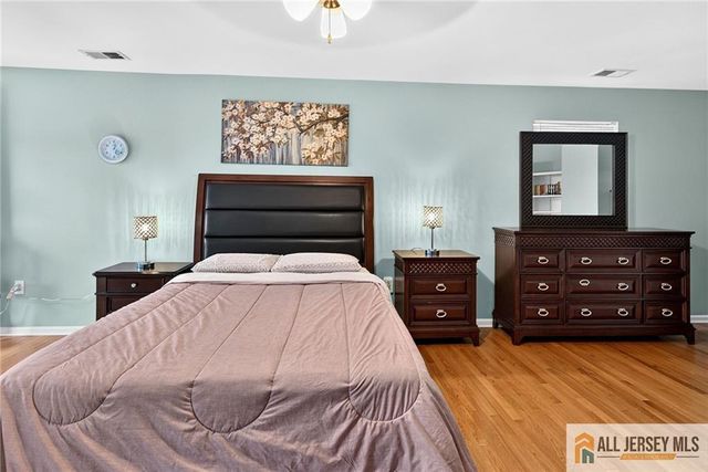 422 Ansley Court, Morganville, NJ 07751