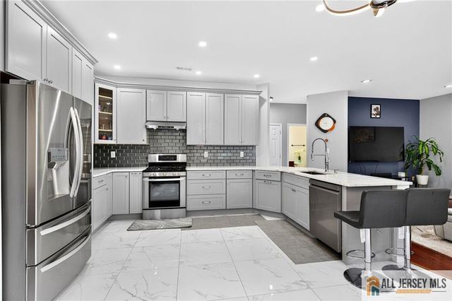 422 Ansley Court, Morganville, NJ 07751