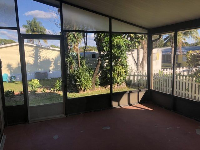 7847 SE Swan Avenue, Hobe Sound, FL 33455