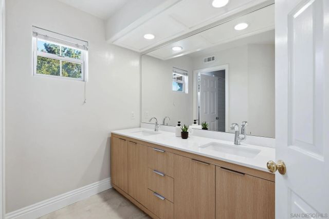 2283 Hilton Head Rd, Chula Vista, CA 91915