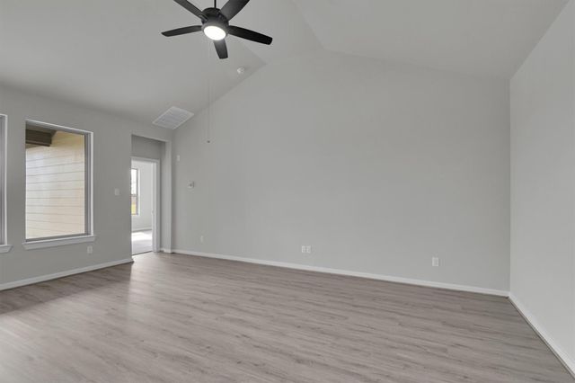 2512 Seneca Lake Dr, Texas City, TX 77568