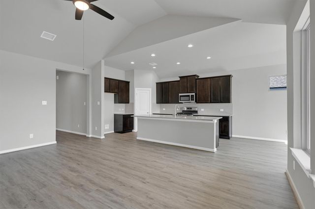 2512 Seneca Lake Dr, Texas City, TX 77568