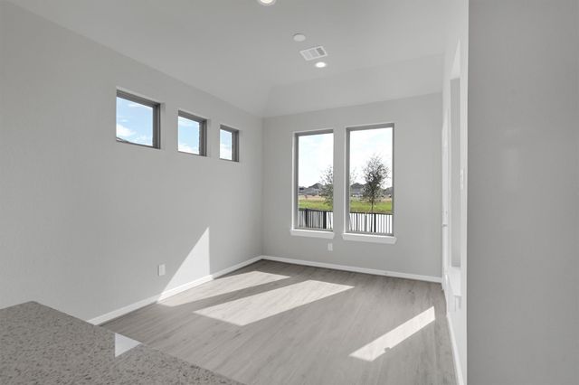 2512 Seneca Lake Dr, Texas City, TX 77568