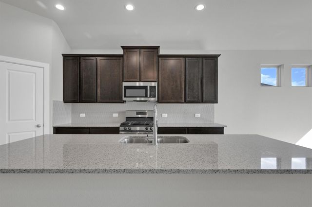 2512 Seneca Lake Dr, Texas City, TX 77568