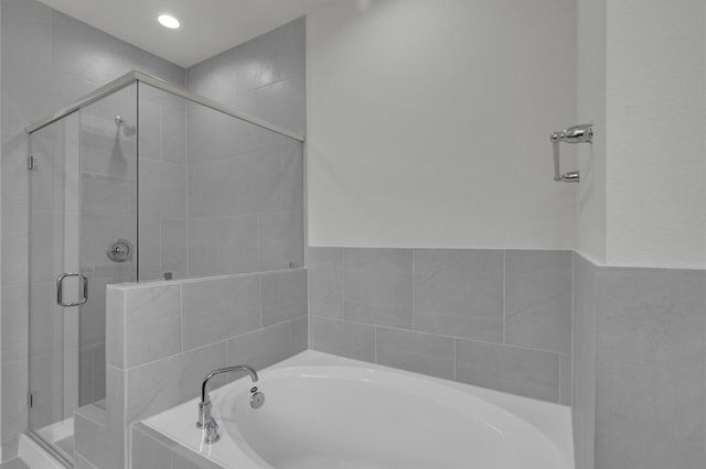 2512 Seneca Lake Dr, Texas City, TX 77568