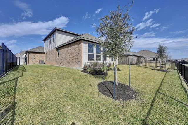 2512 Seneca Lake Dr, Texas City, TX 77568