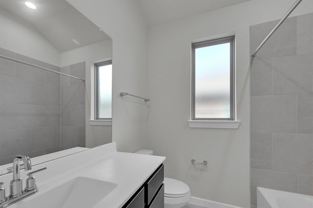 2512 Seneca Lake Dr, Texas City, TX 77568