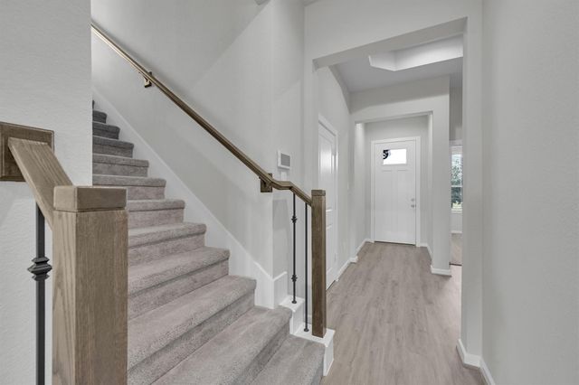 2512 Seneca Lake Dr, Texas City, TX 77568