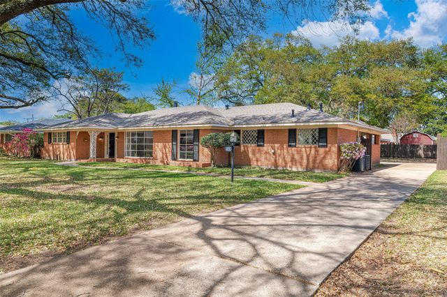 2309 Arlington Place, Bossier City, LA 71111