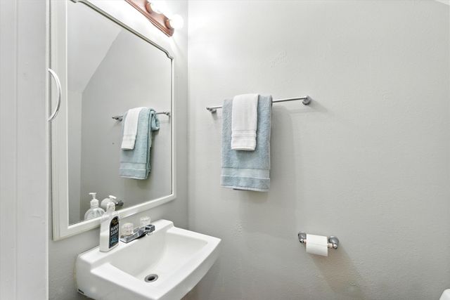 157 CALLE ARROYO SECO NW, Albuquerque, NM 87120