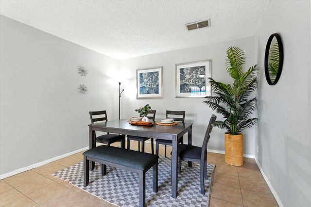 157 CALLE ARROYO SECO NW, Albuquerque, NM 87120